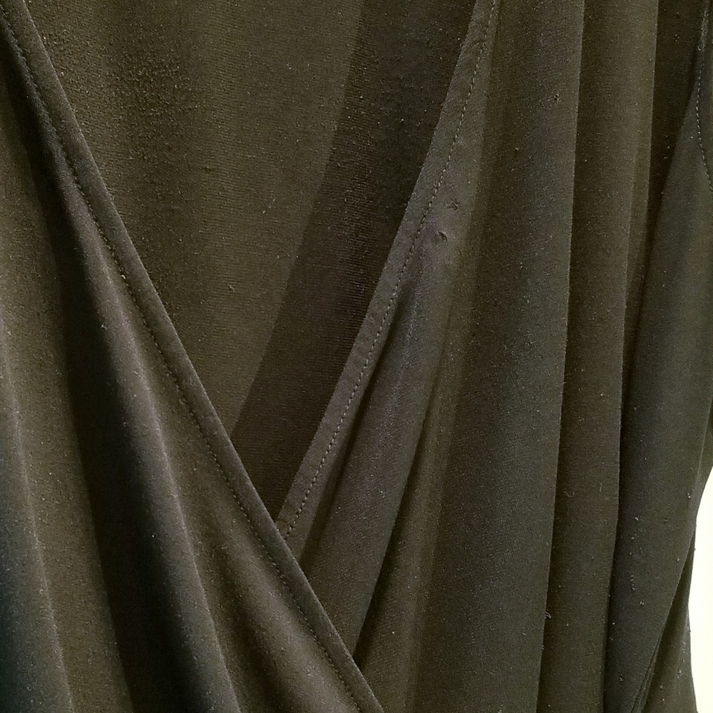 Calvin Klein Assymetric Semi Wrap top w/Gold Clip - Picture 5 of 8